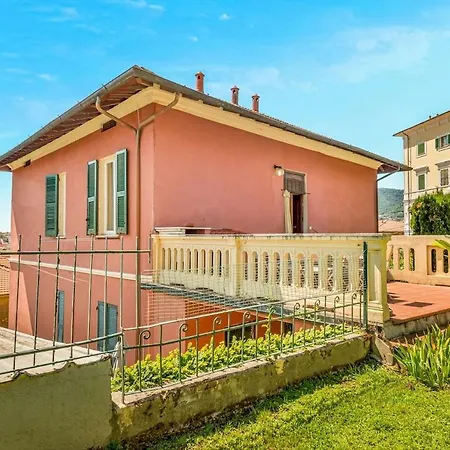 Апартаменти Villinoauroraxl 5terre Near The Station