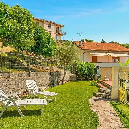 Villinoauroraxl 5terre Near The Station La Spezia