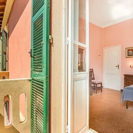 Villinoauroraxl 5terre Near The Station