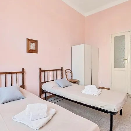 Villinoauroraxl 5terre Near The Station