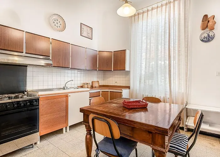 Villinoauroraxl 5terre Near The Station