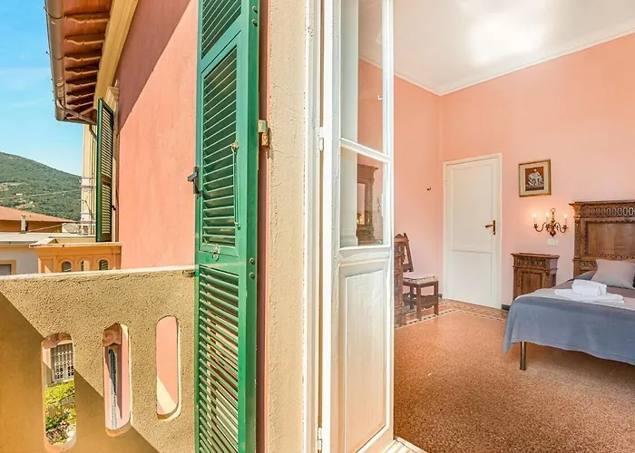 Villinoauroraxl 5terre Near The Station