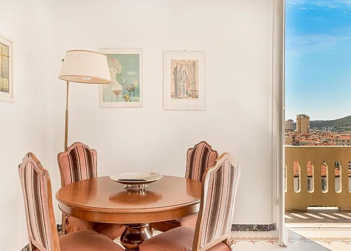 Villinoauroraxl 5terre Near The Station *